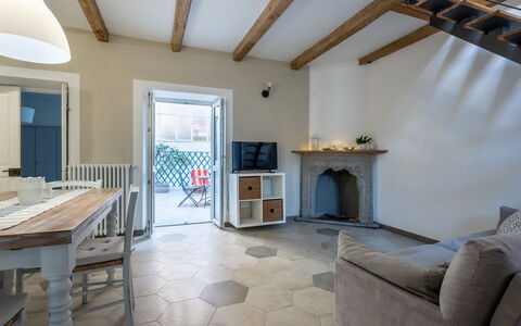 Stella Blu: Himmel, Wolke, Essen, Pflanze, Geschirr, Tabelle, Fenster, Berg, Obst, Holz