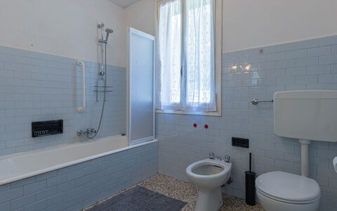 Carolina: Badezimmer, Zimmer, Eigentum, Fliese, Fussboden, Interior Design, Haus, Die Architektur, Grundeigentum, Gebäude