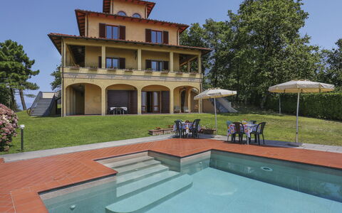 Le Castagne: Eigentum, Gebäude, Schwimmbad, Haus, Grundeigentum, Estate, Zuhause, Villa, Die Architektur, Wohngebiet