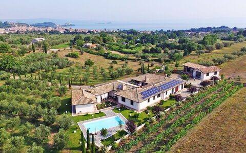 Borgo Sacramento: Pflanze, Himmel, Gebäude, Natürliche Landschaft, Grundstueck, Haus, Urban Design, Baum, Landschaft, Ländliches Gebiet