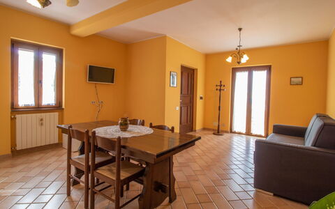Casa Martina: Tabelle, Möbel, Eigentum, Fenster, Interior Design, Beleuchtung, Holz, Pflanze, Die Architektur