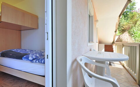 Campitello 647: Zimmer, Eigentum, Möbel, Gebäude, Interior Design, Haus, Bett, Schlafzimmer, Grundeigentum, Fussboden