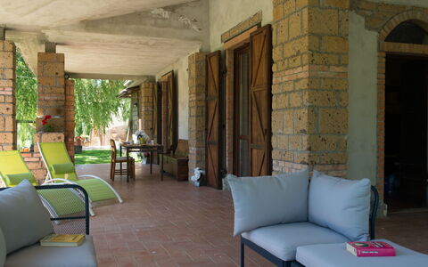 Lago di Bolsena 621: Eigentum, Zimmer, Gebäude, Möbel, Interior Design, Wohnzimmer, Grundeigentum, Haus, Die Architektur, Fussboden