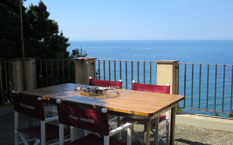 Tamerici: Eigentum, Tabelle, Zimmer, Möbel, Himmel, Haus, Urlaub, Gebäude, Meer, Grundeigentum