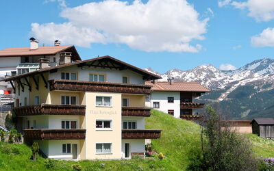 Kappl 802: Wolke, Himmel, Gebäude, Pflanze, Eigentum, Fenster, Berg, Natur, Grundstueck, Natürliche Landschaft