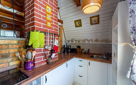 Lake & Rest: Cabinetry, Eigentum, Möbel, Countertop, Gebäude, Holz, Interior Design, Küche, Fussboden, Flooring