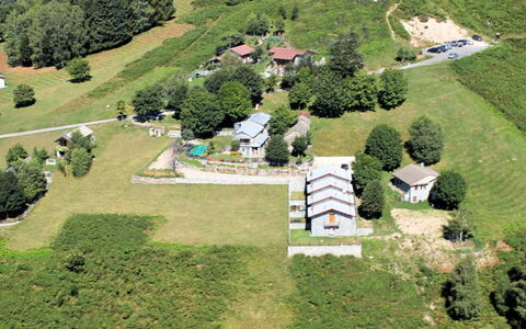Gravedona 744: Pflanze, Ökoregion, Natürliche Landschaft, Grundstueck, Baum, Gras, Vegetation, Urban Design, Biome, Hütte