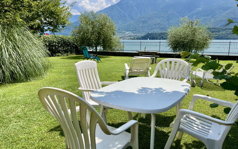 Romina (Dma175): Tabelle, Möbel, Wolke, Stuhl, Pflanze, Wasser, Tisch Im Freien, Natürliche Landschaft, Gartenmöbel, Himmel