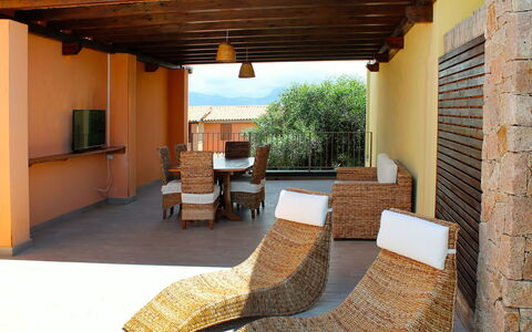 Baia delle Mimose: Eigentum, Gebäude, Zimmer, Möbel, Haus, Zuhause, Interior Design, Grundeigentum, Decke, Veranda