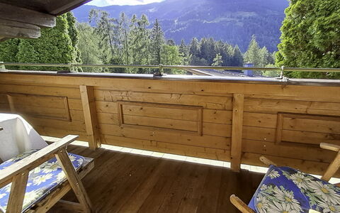 Saalfelden am Steinernen Meer 613: Holz, Holzbeize, Hartholz, Planke, Stuhl, Balkon, Lack, Holz, Eco Hotel, Deck