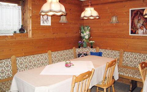 Saalfelden am Steinernen Meer 613: Zimmer, Eigentum, Esszimmer, Möbel, Tabelle, Restaurant, Gebäude, Interior Design, Decke, Grundeigentum