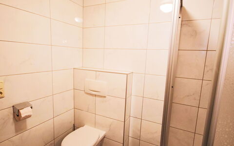 Kappl 807: Wand, Flooring, Fussboden, Toilleten Sitz, Badezimmer, Toilette, Armatur, Fliese, Installation, Keramik