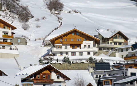 Kappl 807: Schnee, Gebäude, Eigentum, Berg, Fenster, Welt, Haus, Steigung, Nachbarschaft, Wohngebiet