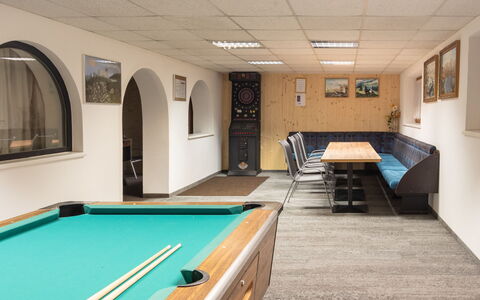 Kappl 822: Tabelle, Billiard-Tisch, Möbel, Billiard Raum, Schwimmbad, Gebäude, Billard, Erholungsraum