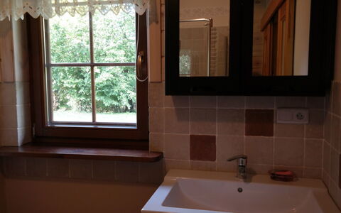 Zatylówka Dom Na Wyspie: Zimmer, Badezimmer, Eigentum, Interior Design, Fenster, Fliese, Sinken, Armatur, Fensterbehandlung, Zuhause