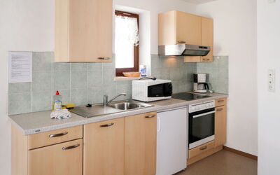 Haupthaus Schönblick (Svh116) 619.2: Zimmer, Möbel, Eigentum, Küche, Cabinetry, Interior Design, Gebäude, Major Appliance, Countertop, Haus
