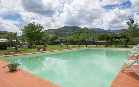 Daussiè: Schwimmbad, Eigentum, Resort, Grundeigentum, Himmel, Freizeit, Wasser, Urlaub, Haus, Estate