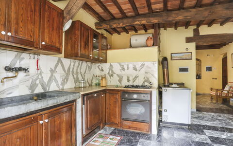 Agrumi: Cabinetry, Eigentum, Countertop, Holz, Küche, Gebäude, Interior Design, Flooring, Fussboden, Holzbeize