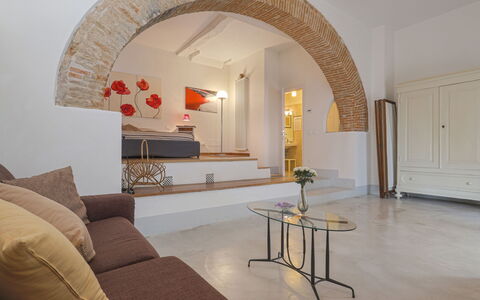 Ambra 651: Möbel, Tabelle, Couch, Holz, Interior Design, Gebäude, Die Architektur, Komfort, Fussboden, Wohnzimmer