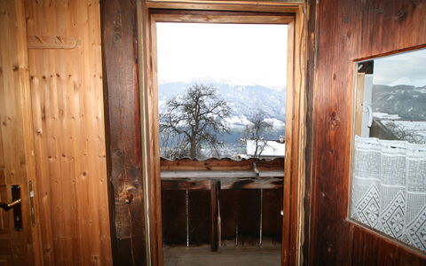 Schöser: Himmel, Pflanze, Holz, Gebäude, Baum, Tür, Haus, Holzbeize, Fussboden