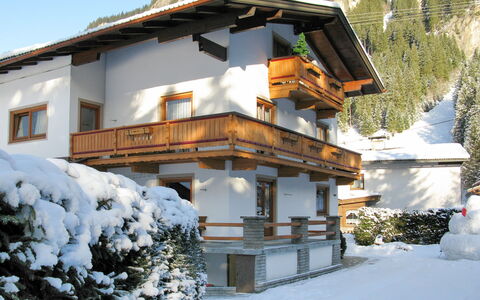 Babsi: Winter, Eigentum, Schnee, Haus, Zuhause, Gebäude, Grundeigentum, Bergdorf, Fassade, Die Architektur