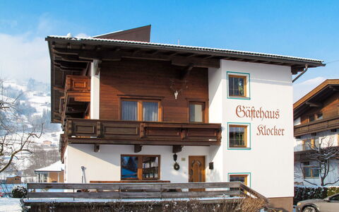 Klocker: Himmel, Gebäude, Eigentum, Fenster, Rad, Schnee, Haus, Nachbarschaft, Wohngebiet