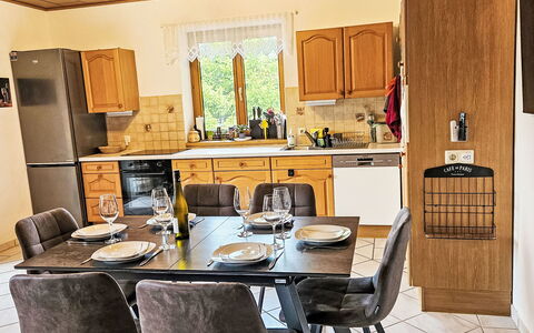 Stein an der Enns 610: Möbel, Interior Design, Flooring, Küche, Fussboden, Countertop, Cabinetry, Küchengerät, Beleuchtung, Zimmer