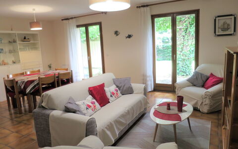 La Rose des Sables: Zimmer, Wohnzimmer, Möbel, Eigentum, Interior Design, Fussboden, Gebäude, Haus, Zuhause, Couch