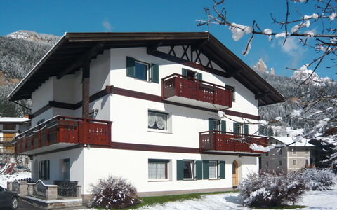 Pozza di Fassa 642: Himmel, Berg, Schnee, Wolke, Hochland, Steigung, Erholung Im Freien, Baum, Einfrieren, Terrain