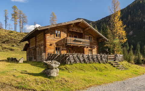 Gnadenalm: Himmel, Wolke, Pflanze, Gebäude, Eigentum, Fenster, Baum, Holz, Haus, Berg