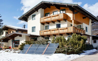 Kaprun 677: Eigentum, Haus, Gebäude, Zuhause, Grundeigentum, Schnee, Winter, Wohngebiet, Wohnung, Dach