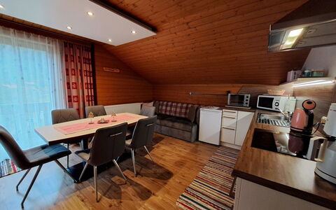 Schragl: Möbel, Eigentum, Tabelle, Holz, Die Architektur, Interior Design, Countertop, Flooring, Küchengerät, Fussboden