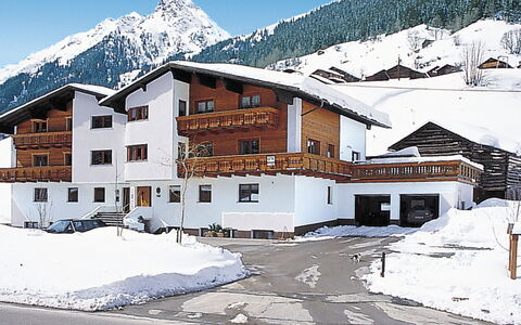 Kappl 829: Himmel, Gebäude, Schnee, Berg, Eigentum, Fenster, Welt, Steigung, Haus, Natürliche Landschaft