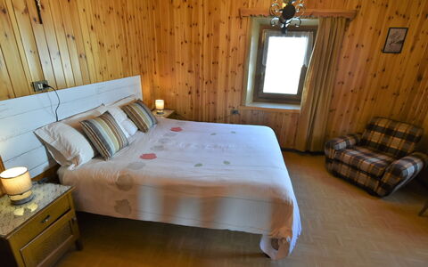 Trepalle: Möbel, Eigentum, Bilderrahmen, Komfort, Gebäude, Holz, Schublade, Cabinetry, Interior Design, Beleuchtung