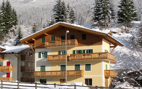 Pederiva (Sof740): Schnee, Eigentum, Winter, Haus, Zuhause, Gebäude, Baum, Bergstation, Grundeigentum, Die Architektur