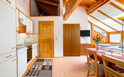 Rosi Studio 731.3: Cabinetry, Möbel, Eigentum, Countertop, Küche, Tabelle, Holz, Die Architektur, Interior Design, Flooring
