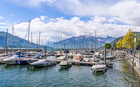 Gera Lario 618: Bergforms, Wasser, Berg, Boot, Hügel, Yachthafen, Watercraft, Gebirge, Küsten Und Ozeanische Forms, Kanal