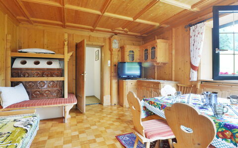 Puntea: Zimmer, Eigentum, Gebäude, Möbel, Interior Design, Haus, Decke, Grundeigentum, Zuhause, Fussboden