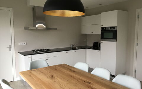 Oesterdam Resort: Countertop, Zimmer, Eigentum, Möbel, Interior Design, Küche, Haus, Decke, Fussboden, Gebäude