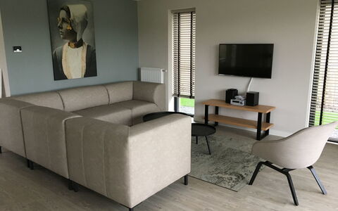 Oesterdam Resort: Möbel, Wohnzimmer, Zimmer, Interior Design, Eigentum, Fussboden, Couch, Tabelle, Stuhl, Schlafsofa