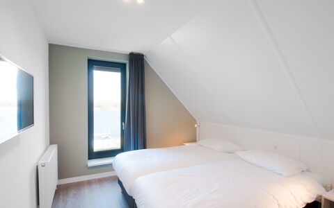 Oesterdam Resort: Eigentum, Möbel, Azurblau, Gebäude, Komfort, Fenster, Holz, Schatten, Fussboden