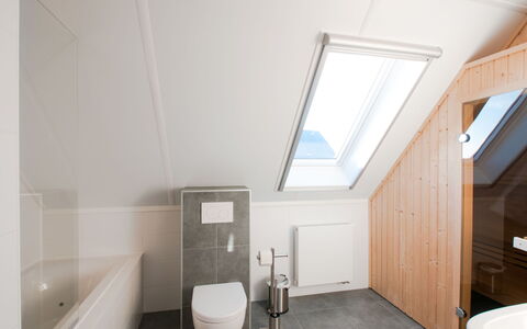 Oesterdam Resort: Gebäude, Armatur, Toilette, Badezimmer, Toilleten Sitz, Interior Design, Fussboden, Holz, Flooring