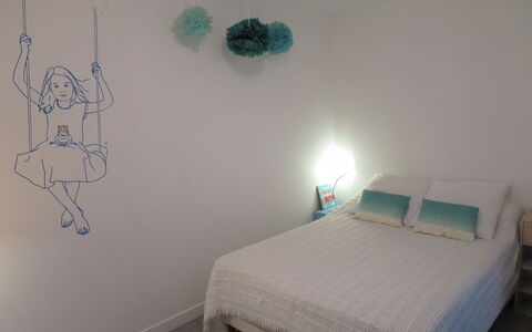 Mogador: Schlafzimmer, Zimmer, Bett, Eigentum, Wand, Möbel, Bettdecke, Fussboden, Interior Design, Bettrahmen