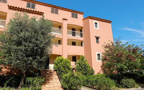 Saint-Raphaël 712: Eigentum, Wohngebiet, Gebäude, Nachbarschaft, Wohnung, Haus, Die Architektur, Grundeigentum, Zuhause, \Stadt