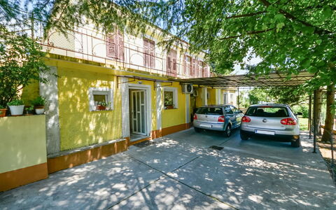 Sandra: Eigentum, Grundeigentum, Gebäude, Haus, Fahrzeug, Zuhause, Auto, Die Architektur, Hütte, Familienauto