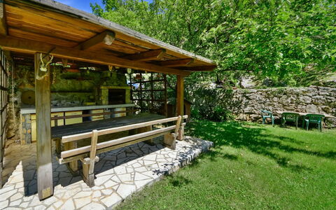 Sandra: Eigentum, Natürliche Landschaft, Naturschutzgebiet, Gras, Garten, Pavillon, Baum, Landschaft, Haus, Die Architektur