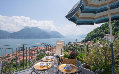 Casa Bel Sit: Eigentum, Grundeigentum, Balkon, Urlaub, Gebäude, Haus, Tourismus, Berg, Tabelle, Wohnung