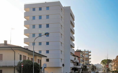 Lignano Sabbiadoro 653: Wohngebiet, Gebäude, Die Architektur, Tower Block, Eigentumswohnung, Metropolitan Area, Eigentum, Nachbarschaft, Wohnung, Menschliche Siedlung
