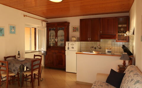 Nisportino 601: Zimmer, Eigentum, Möbel, Gebäude, Countertop, Decke, Cabinetry, Interior Design, Fussboden, Küche