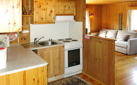 Hammaren: Countertop, Cabinetry, Spüle, Möbel, Weiss, Sinken, Küche, Küchengerät, Holz, Herd